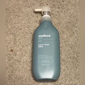 NWT Method hand and body lotion
- Sea
- Surf